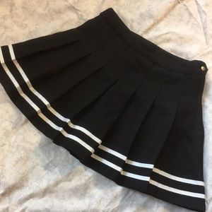 H&M Divided brand Women’s cheerleader skirt